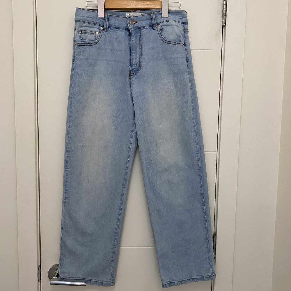 Tapered Wide Leg Light Washed Jeans by Ardene